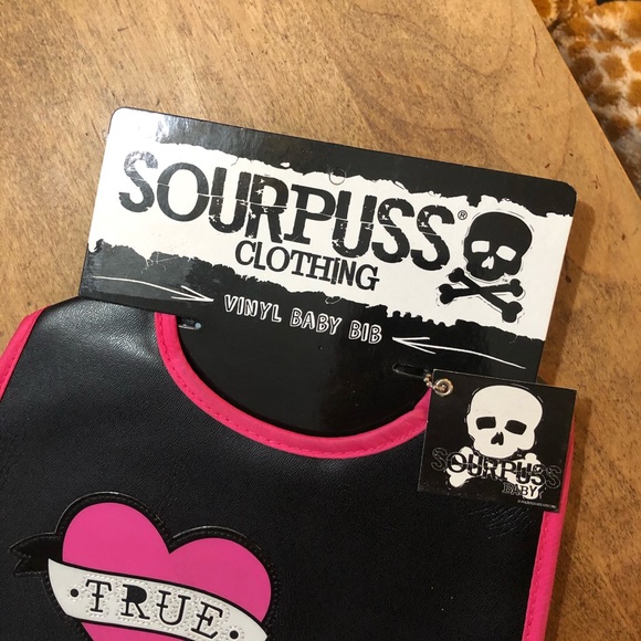 NWT Sourpuss True Love Vinyl  Baby Bib - Picture 3 of 5